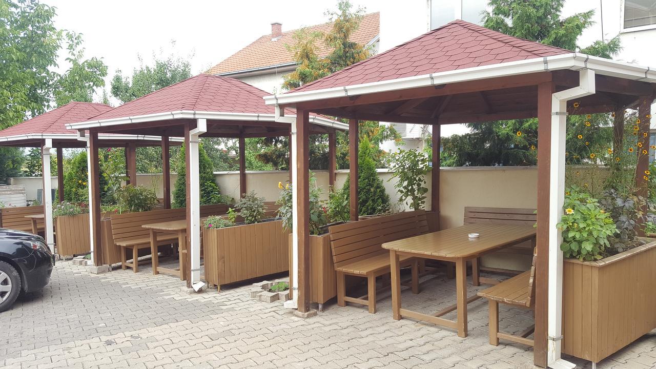 Hotel Satelit Kumanovo Exteriér fotografie